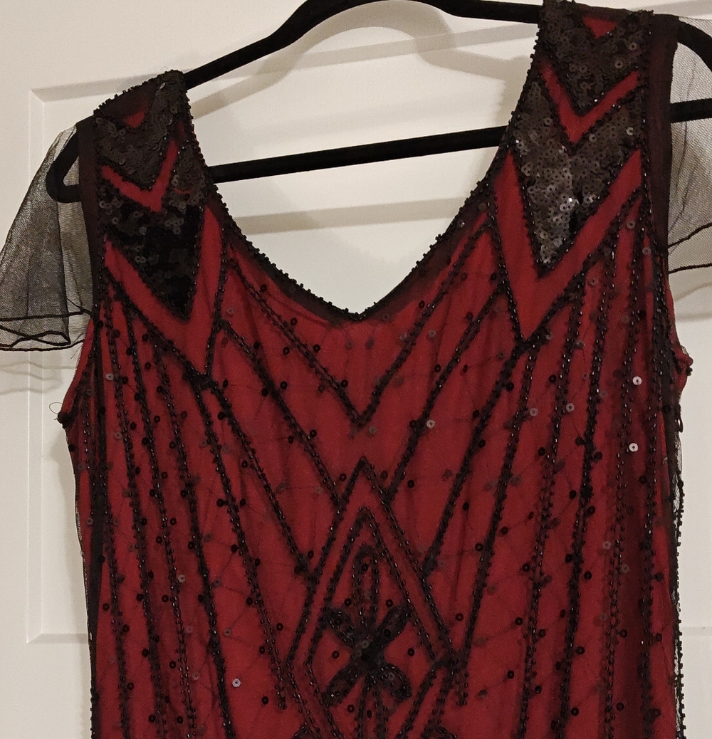 Vintage Victorian Elegant Red and Black Beaded And Lace Gown Size 10-12
